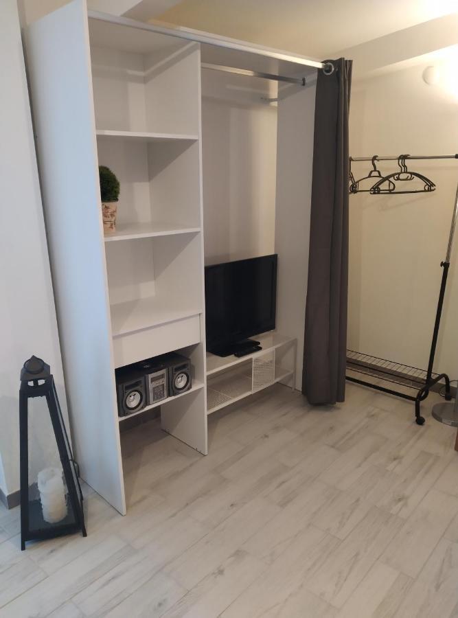 Casa Doris Apartment Montabone ภายนอก รูปภาพ