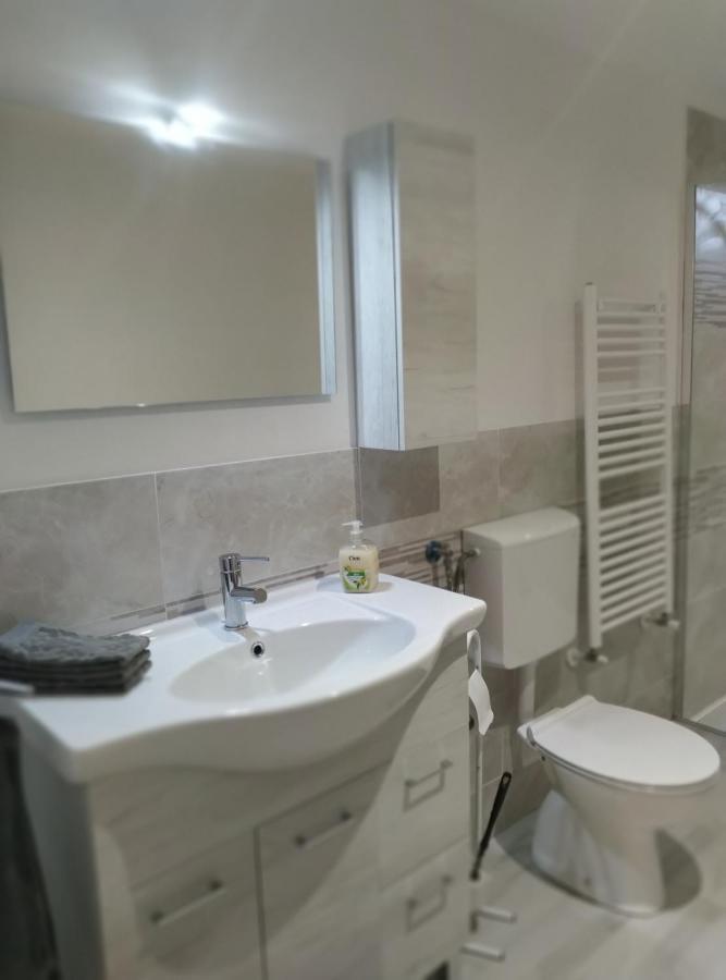 Casa Doris Apartment Montabone ภายนอก รูปภาพ
